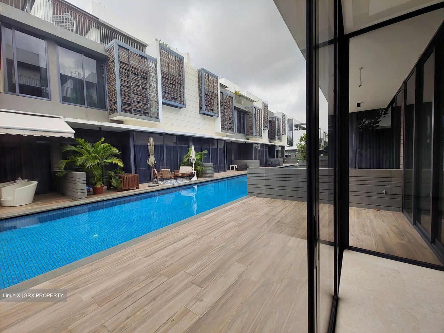 Alana (D28), Terrace #629222111